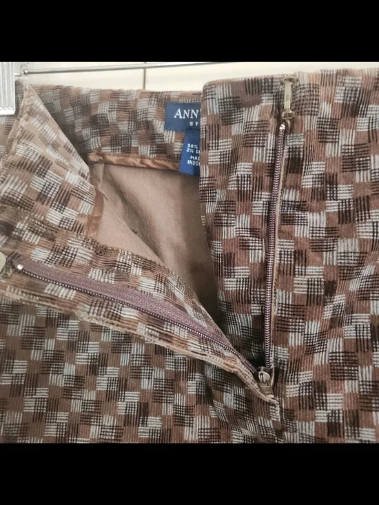 Ann Taylor Stretch Brown & cream corduroy mini Women's Skirt - Picture 6 of 6